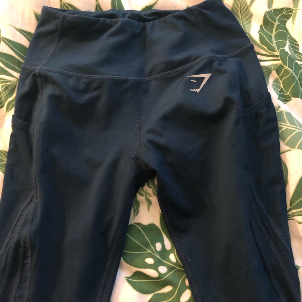 Gymshark full length leggings with mesh & pockets!